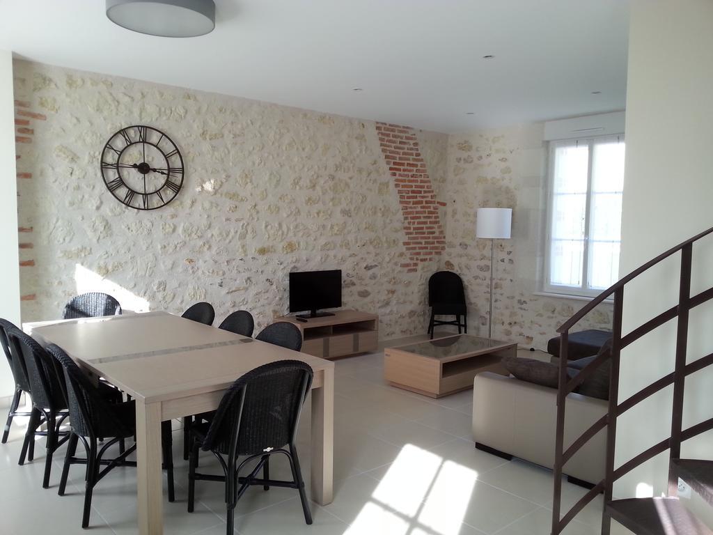 Gite Du Domaine Du Haut Perron Villa Thesee Bagian luar foto